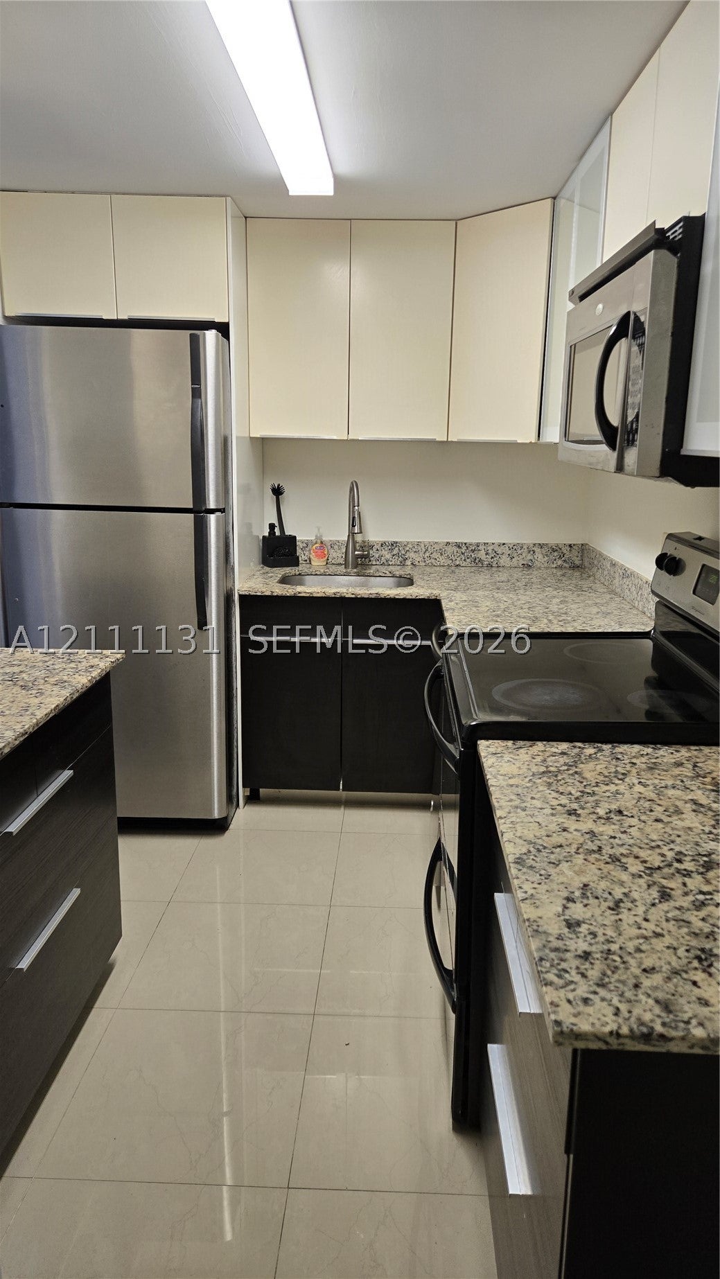 999 Brickell Bay Dr 2006