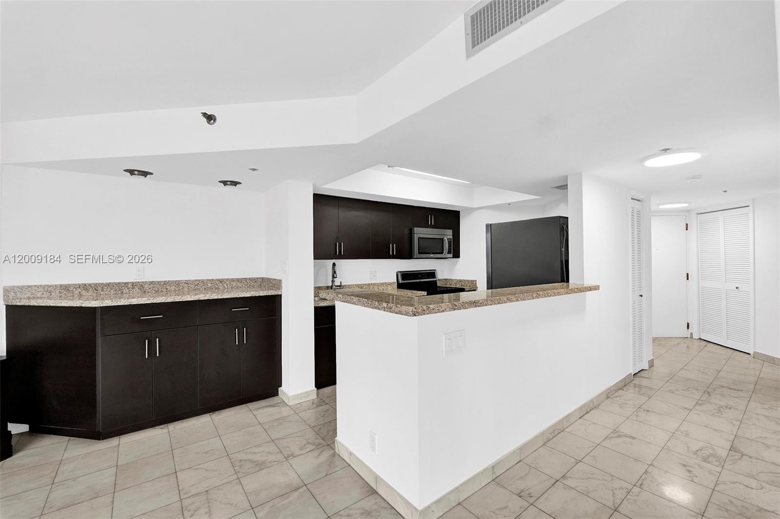 300 Three Islands Blvd 305