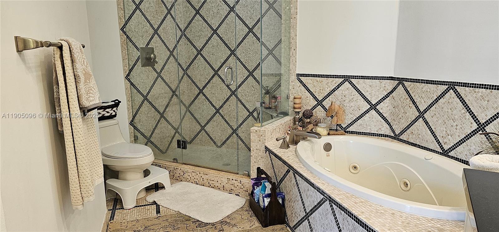 VILLA FLORA CONDO - Residential Lease