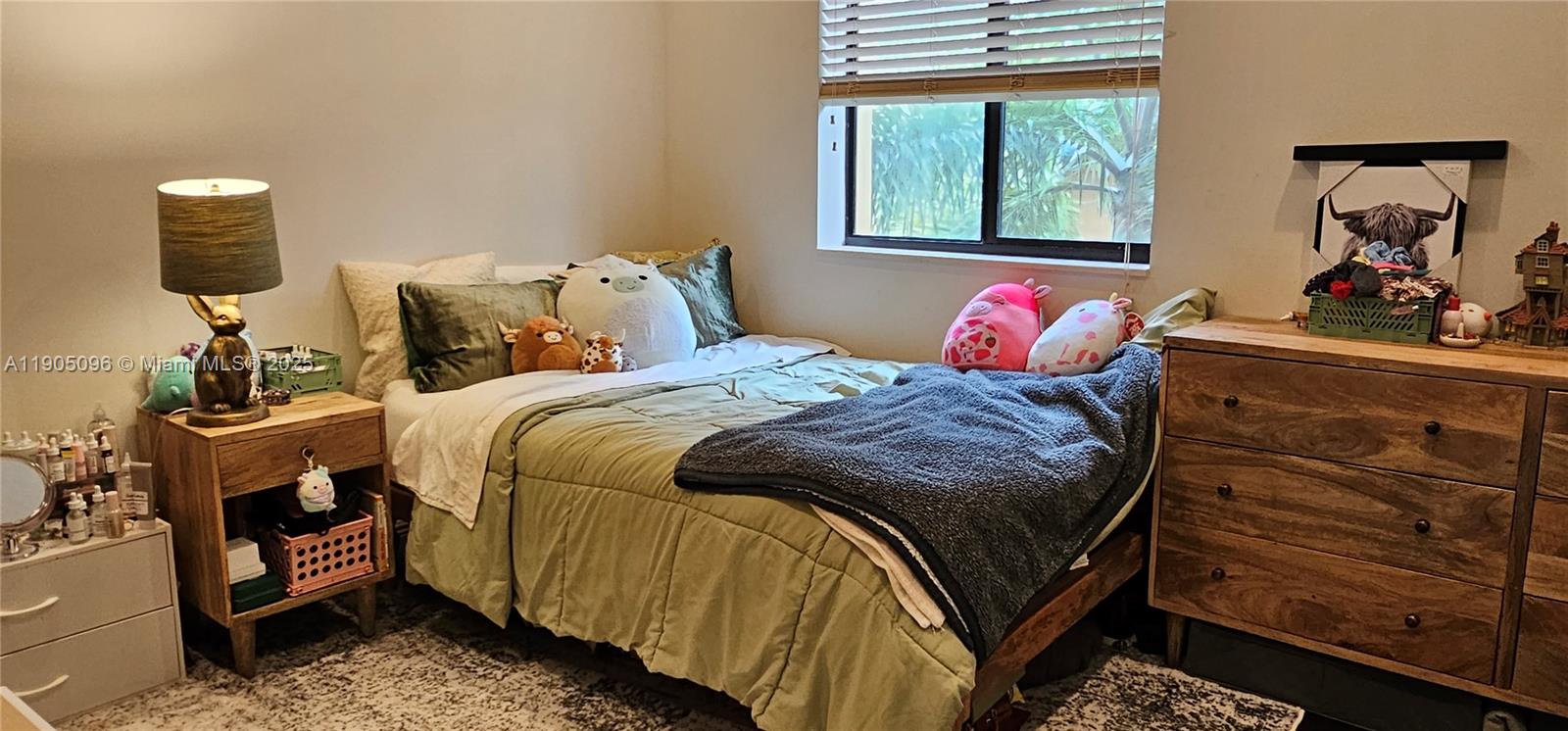 VILLA FLORA CONDO - Residential Lease