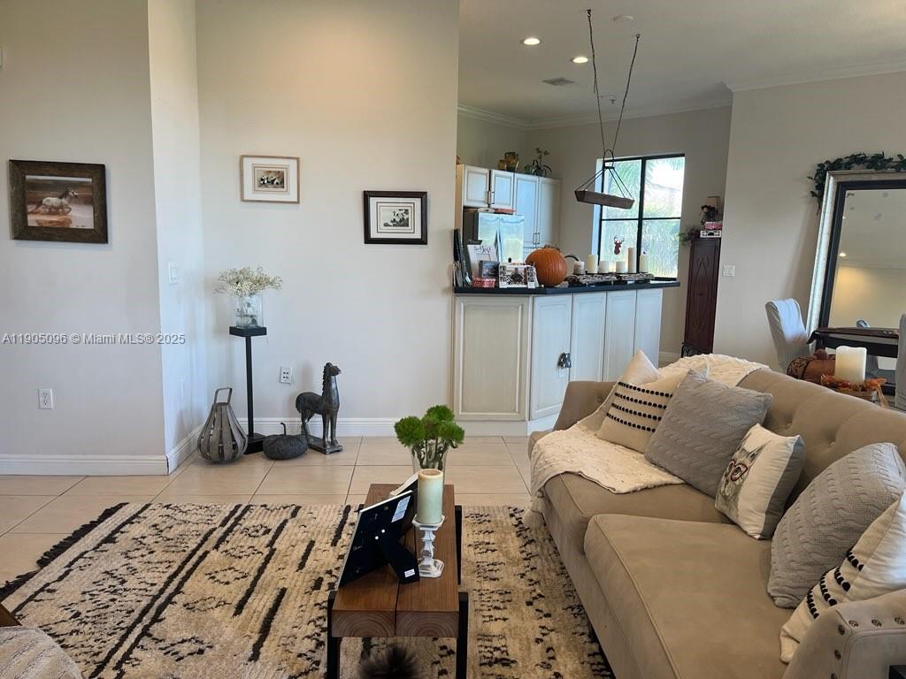 VILLA FLORA CONDO - Residential Lease