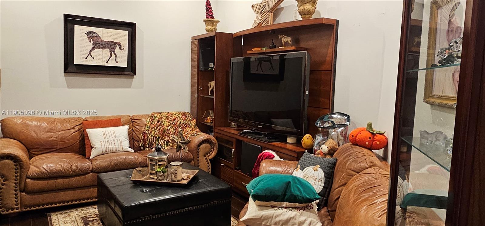 VILLA FLORA CONDO - Residential Lease