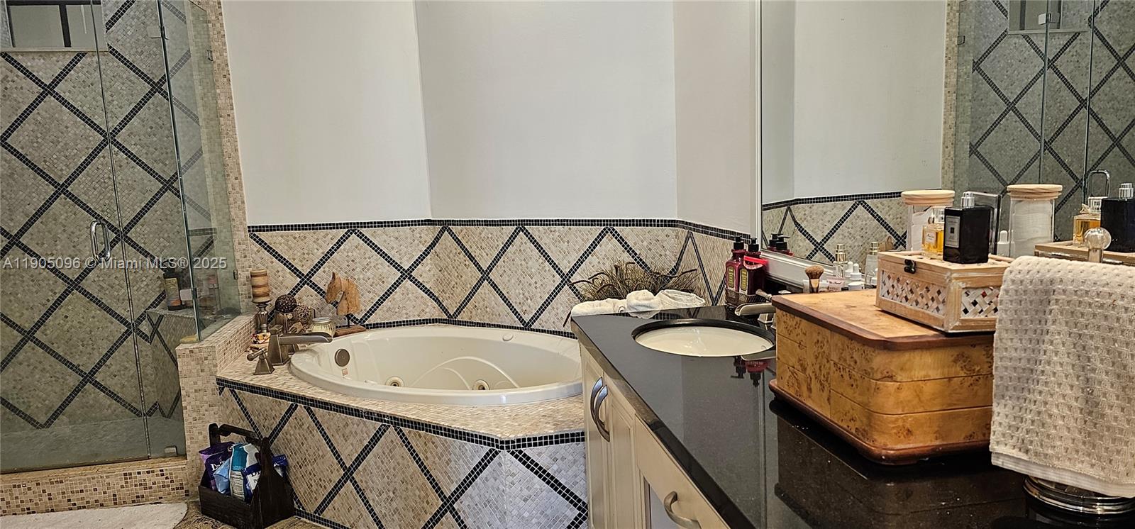 VILLA FLORA CONDO - Residential Lease