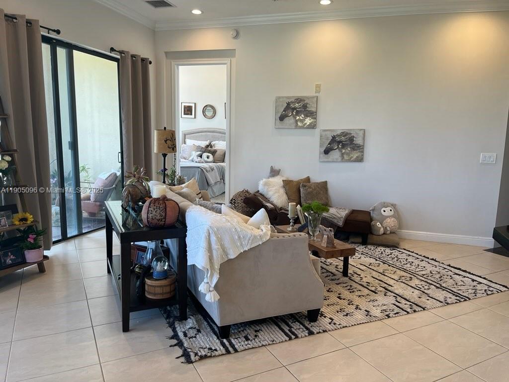 VILLA FLORA CONDO - Residential Lease