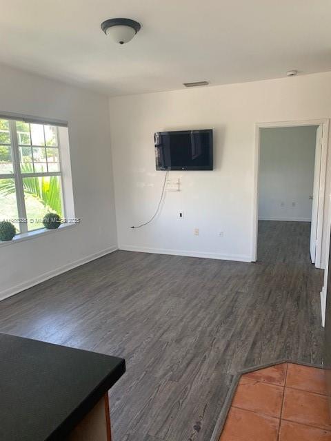 DORANN CONDO - Residential