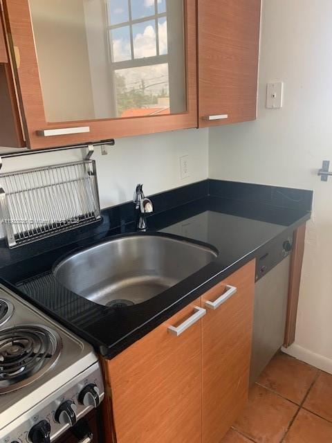 DORANN CONDO - Residential