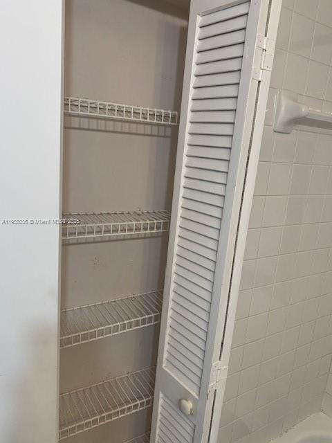 DORANN CONDO - Residential