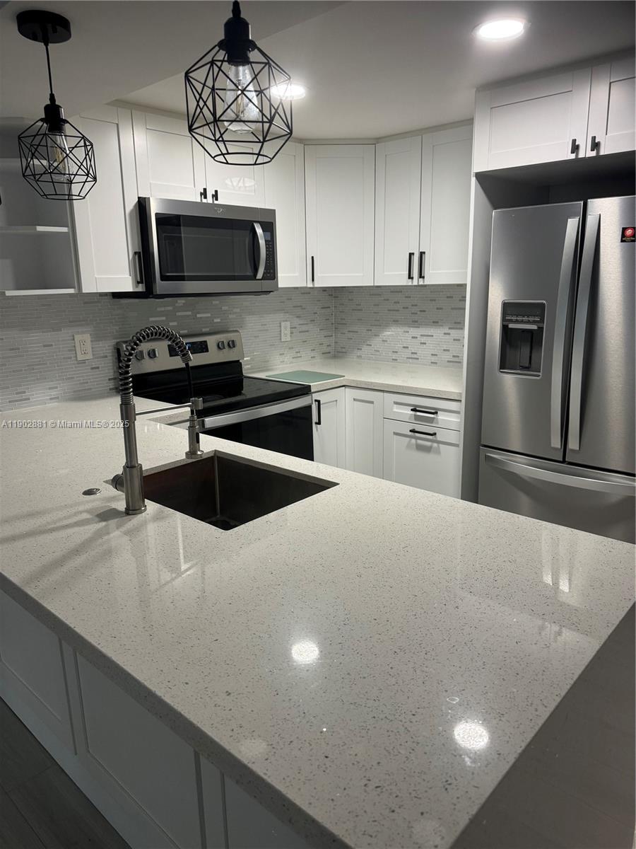 14311 N Kendall Dr 206A