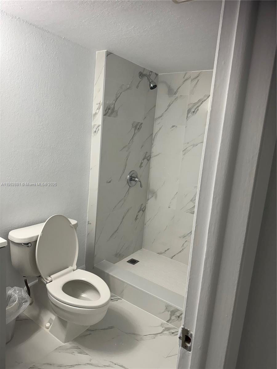 PROMENADE AT KENDALE LAKE - Residential