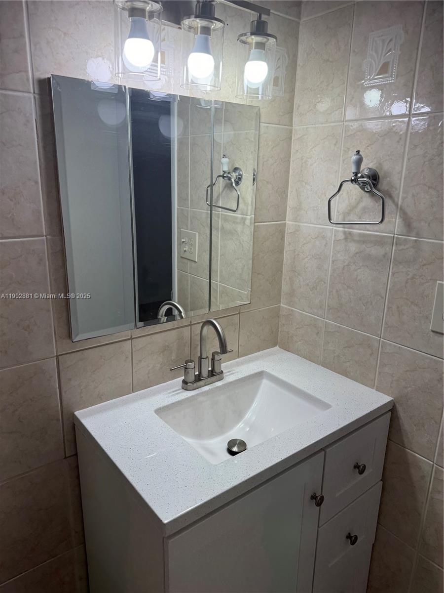 PROMENADE AT KENDALE LAKE - Residential