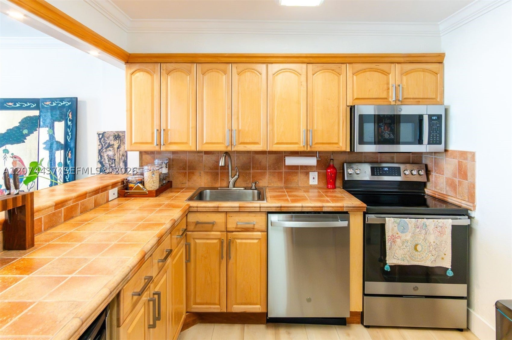 5701 Collins Ave 605