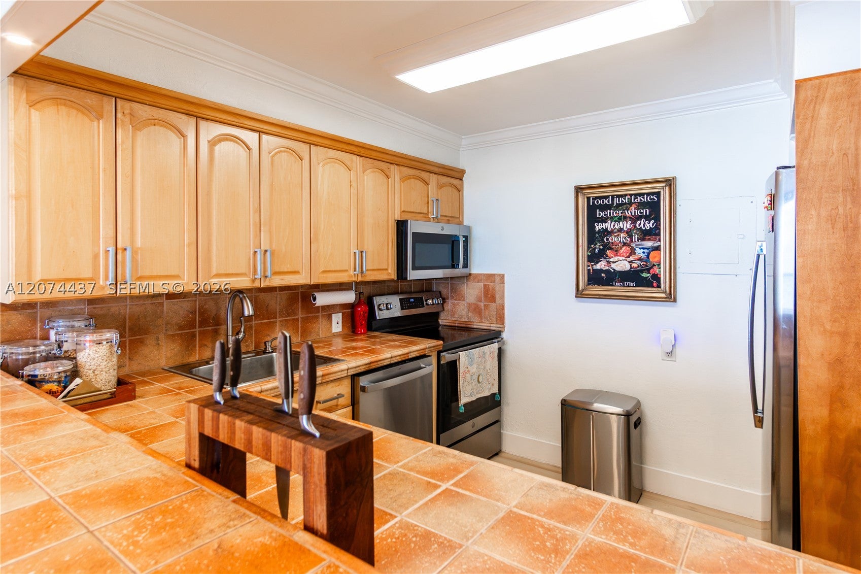 5701 Collins Ave 605