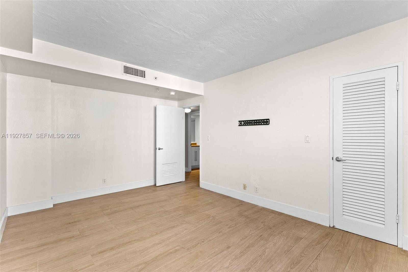 RESIDENCES ON HOLLYWOOD B - Residential