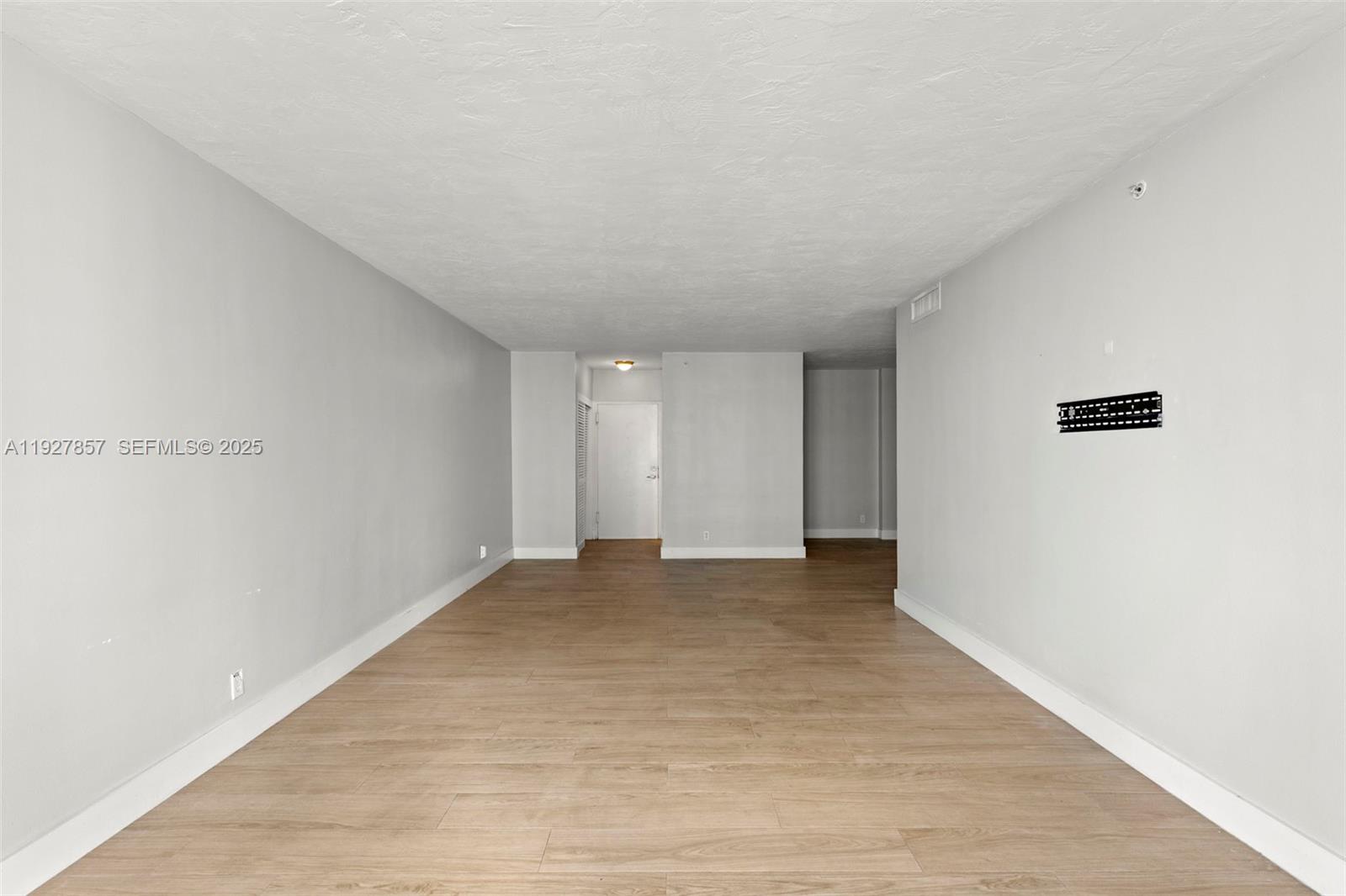 RESIDENCES ON HOLLYWOOD B - Residential