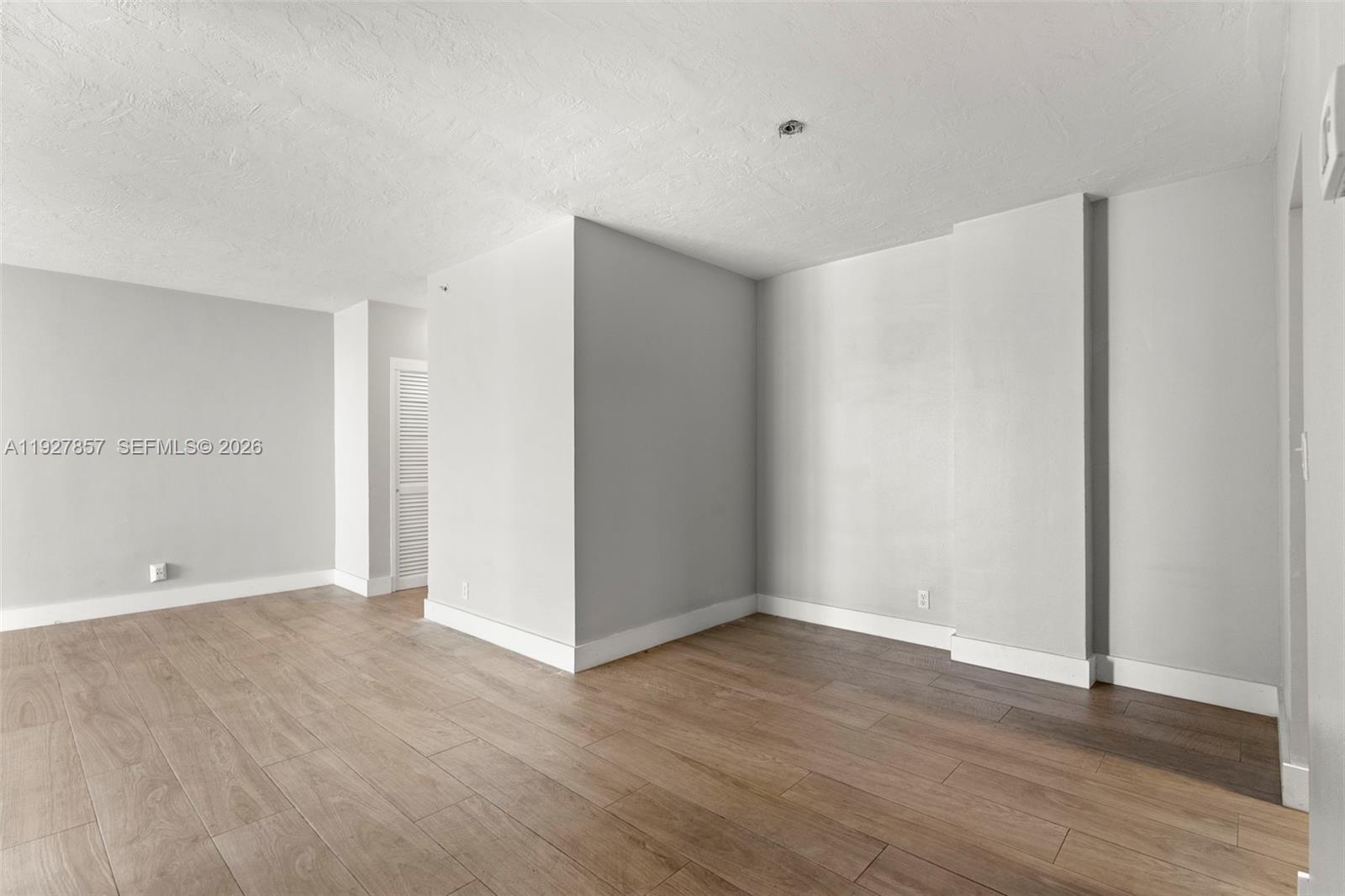 RESIDENCES ON HOLLYWOOD B - Residential