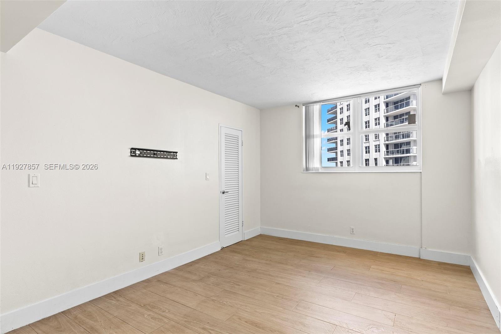 RESIDENCES ON HOLLYWOOD B - Residential