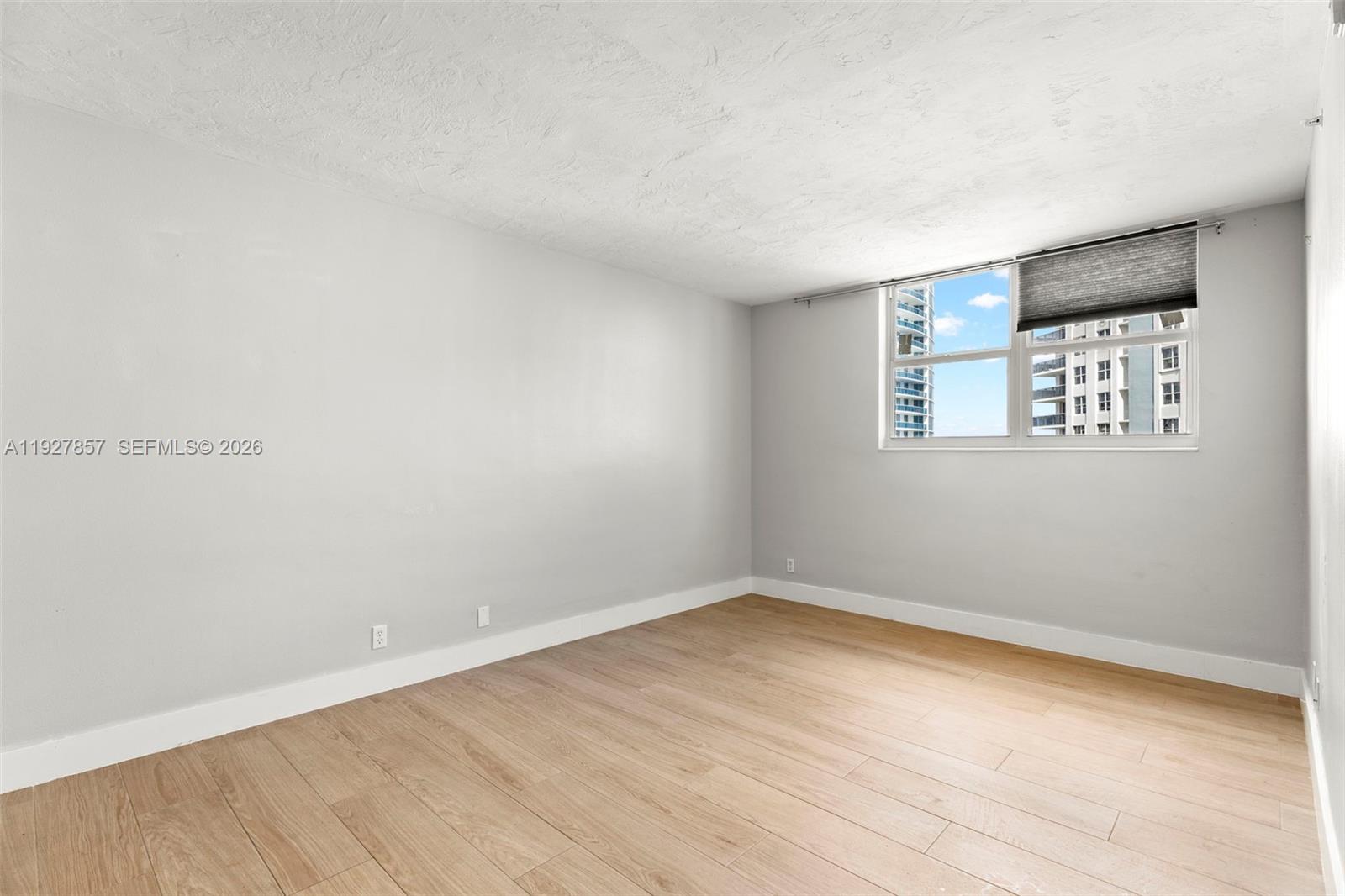 RESIDENCES ON HOLLYWOOD B - Residential