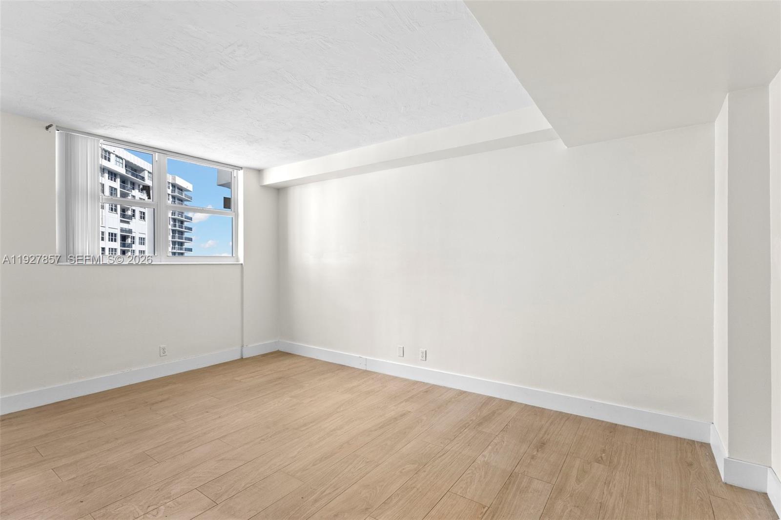 RESIDENCES ON HOLLYWOOD B - Residential