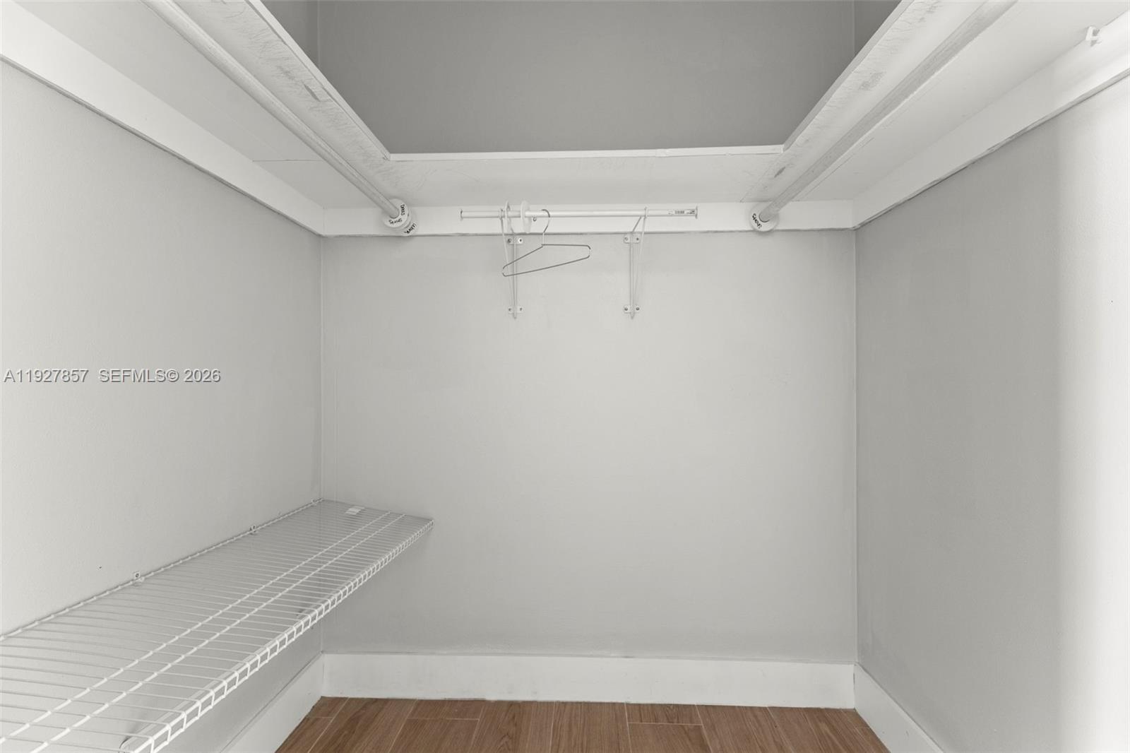 RESIDENCES ON HOLLYWOOD B - Residential