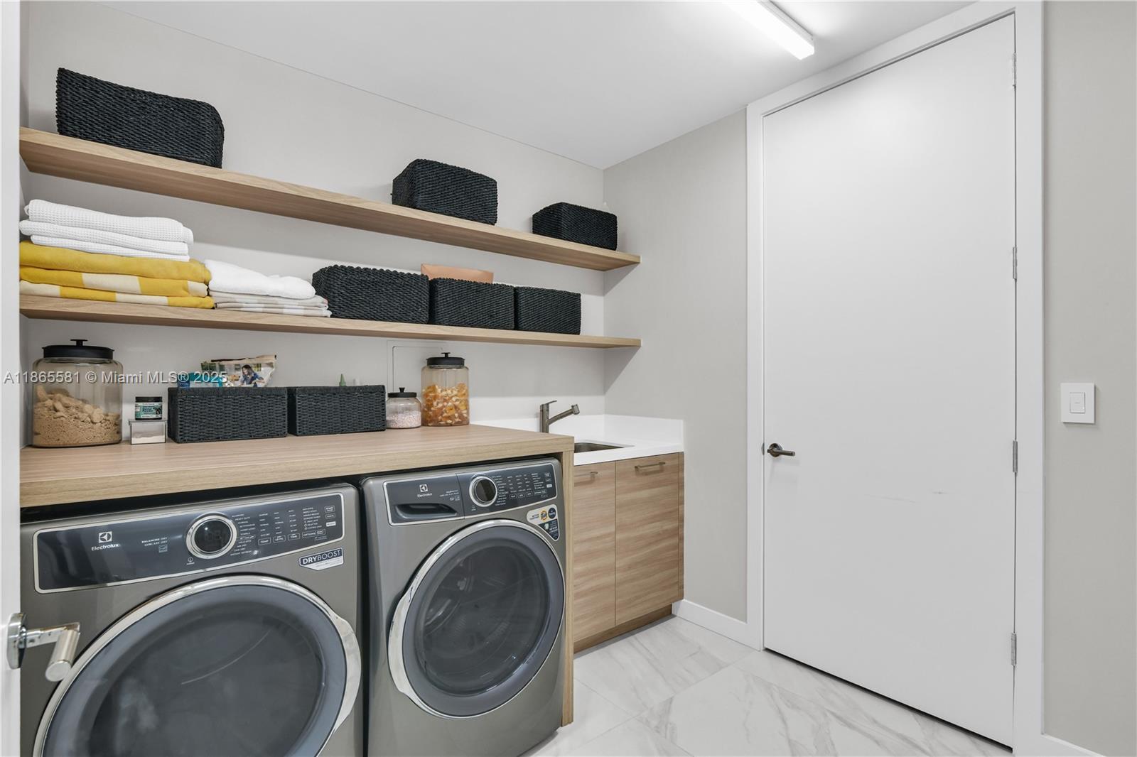 ALINA 220 BOCA RATON COND - Residential
