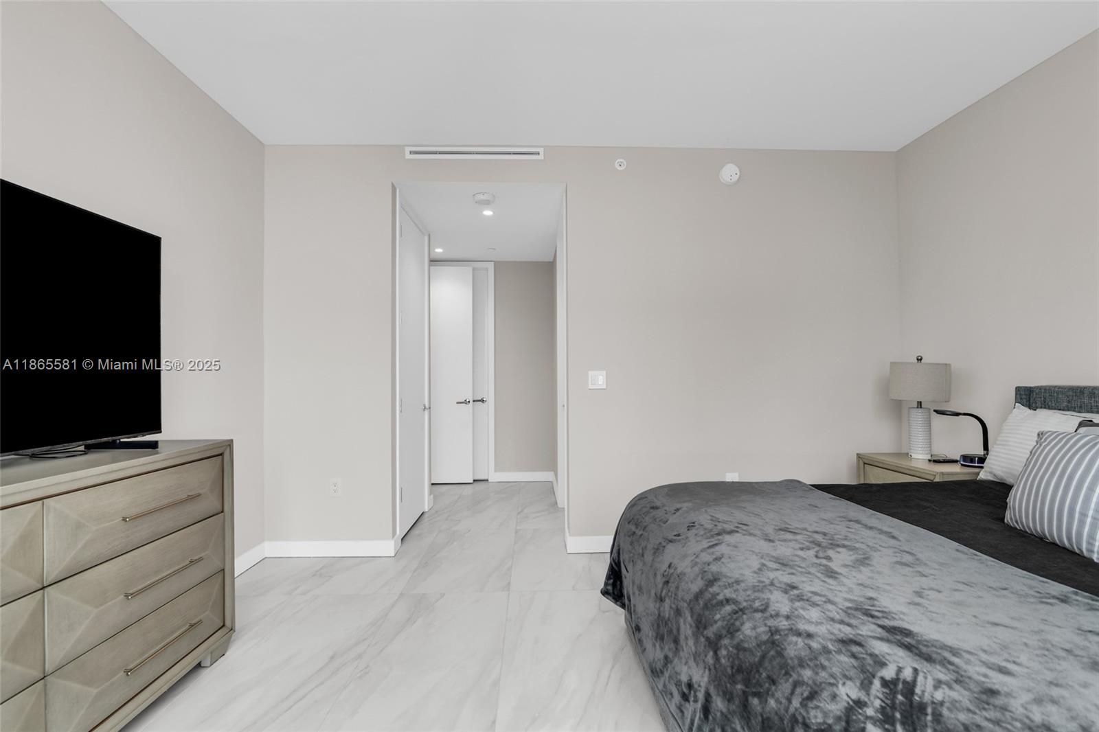 ALINA 220 BOCA RATON COND - Residential