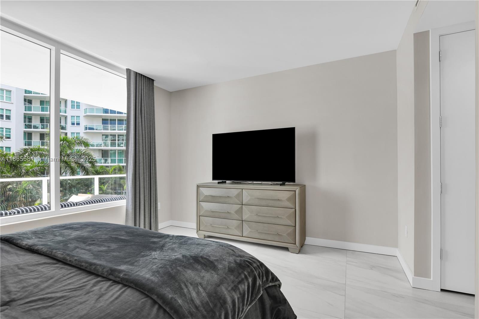 ALINA 220 BOCA RATON COND - Residential