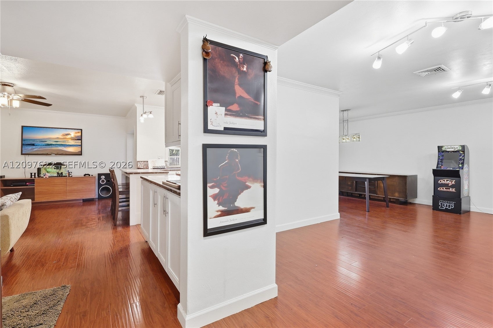 16500 E Stonehaven Rd, Miami Lakes, FL, 33014/$925,000 2 16500 E Stonehaven Rd