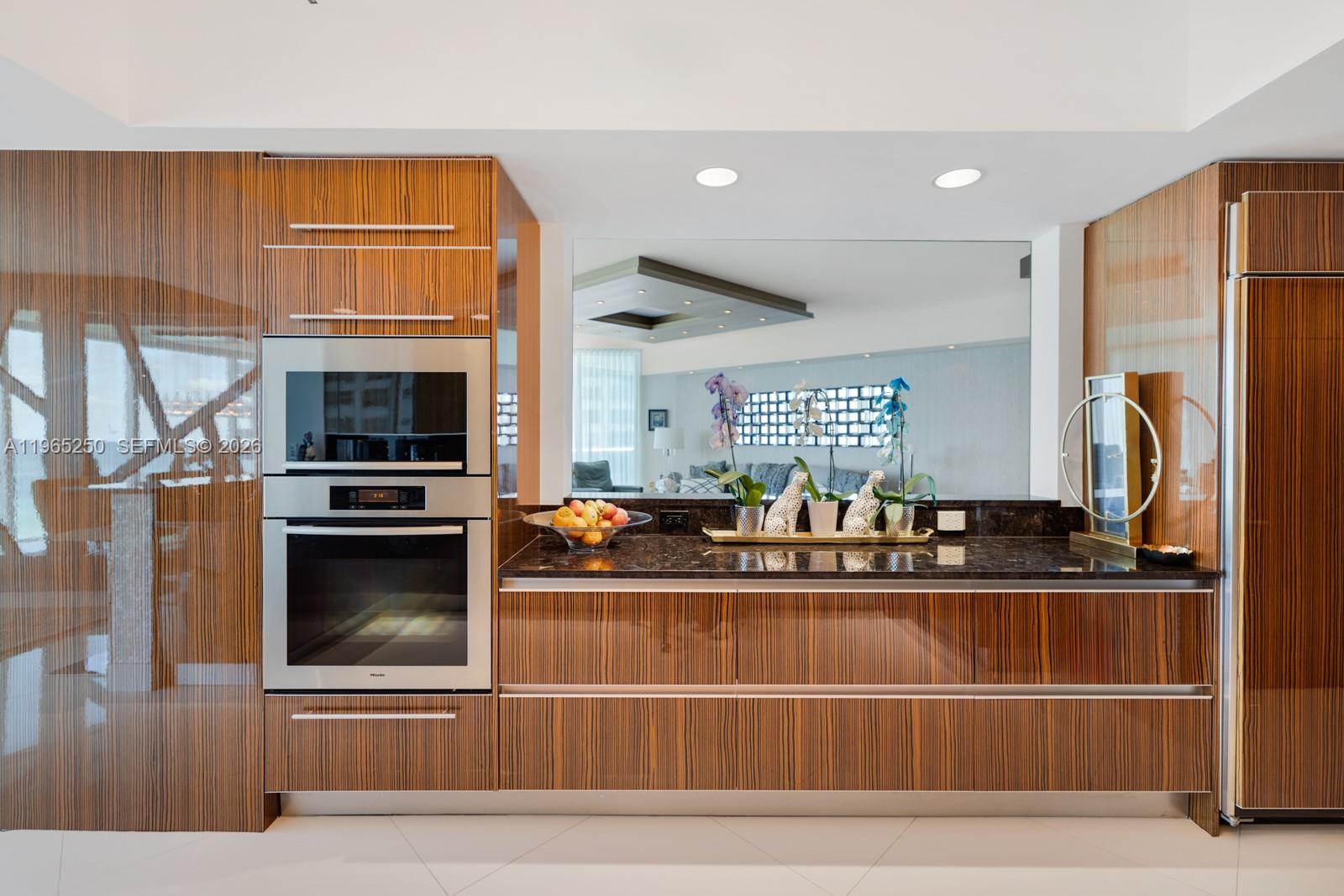 2711 HOLLYWOOD BEACH COND - Residential