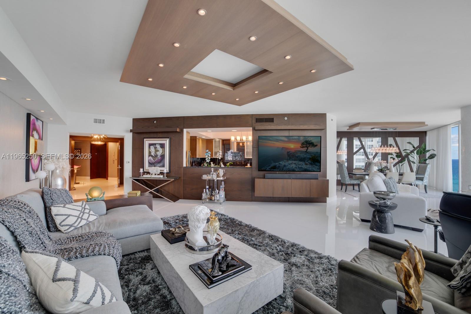 2711 HOLLYWOOD BEACH COND - Residential