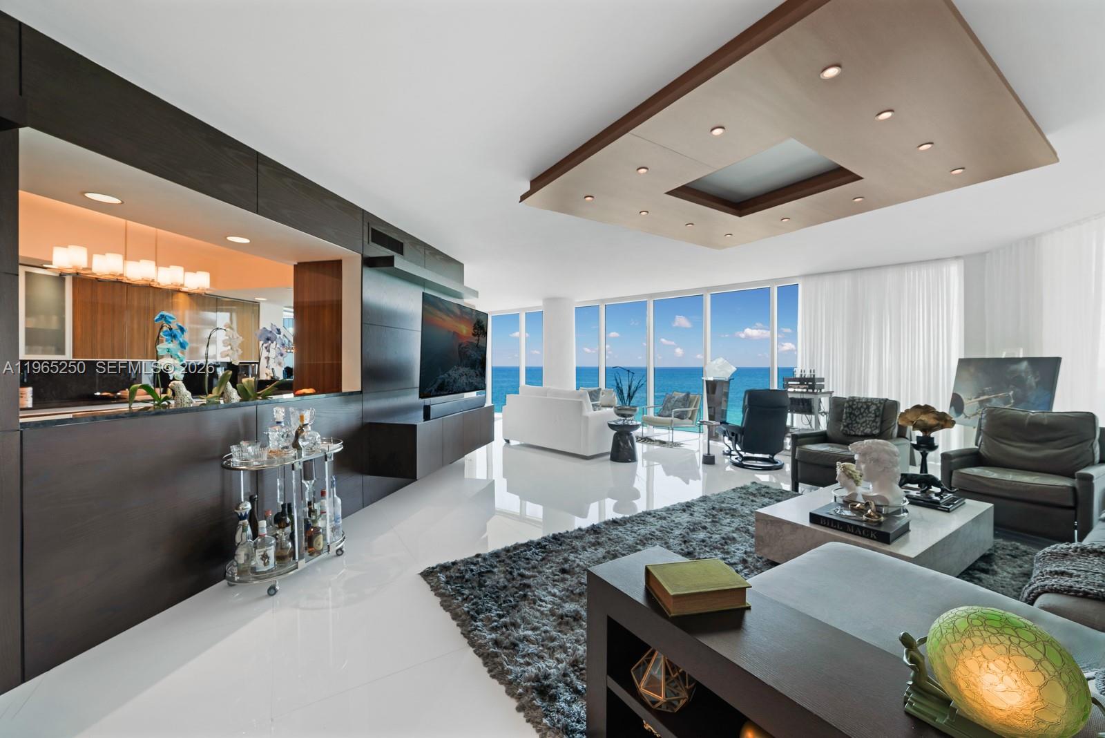 2711 HOLLYWOOD BEACH COND - Residential