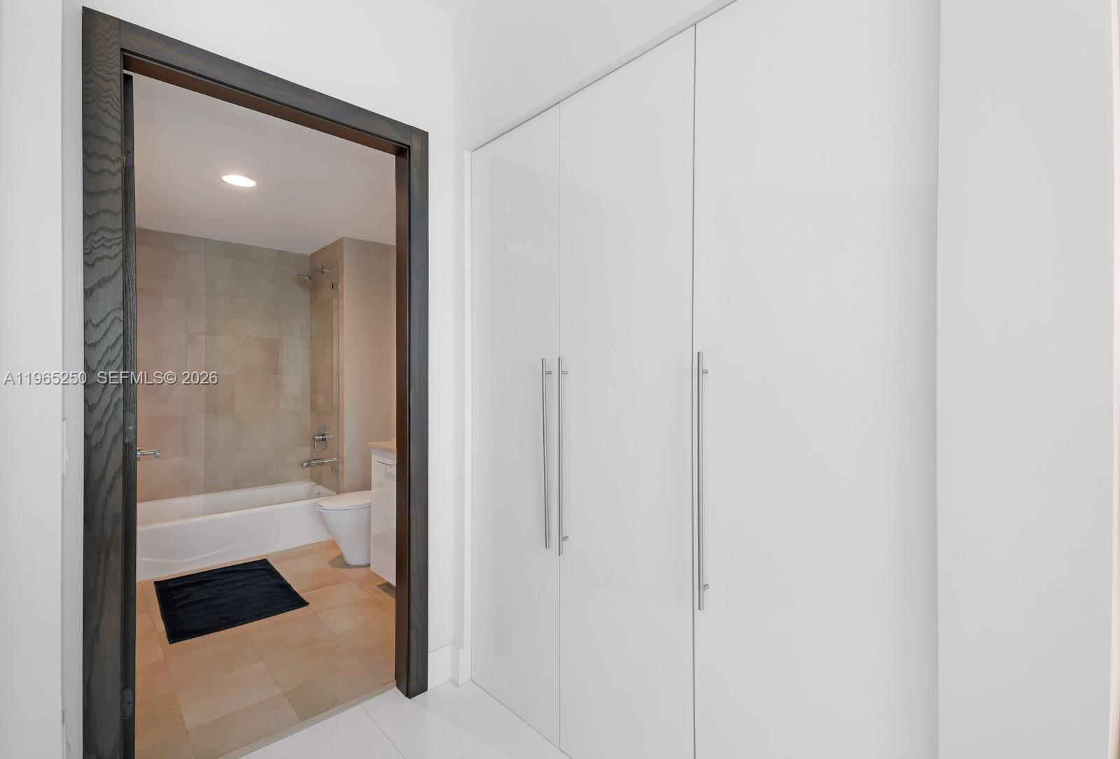 2711 HOLLYWOOD BEACH COND - Residential