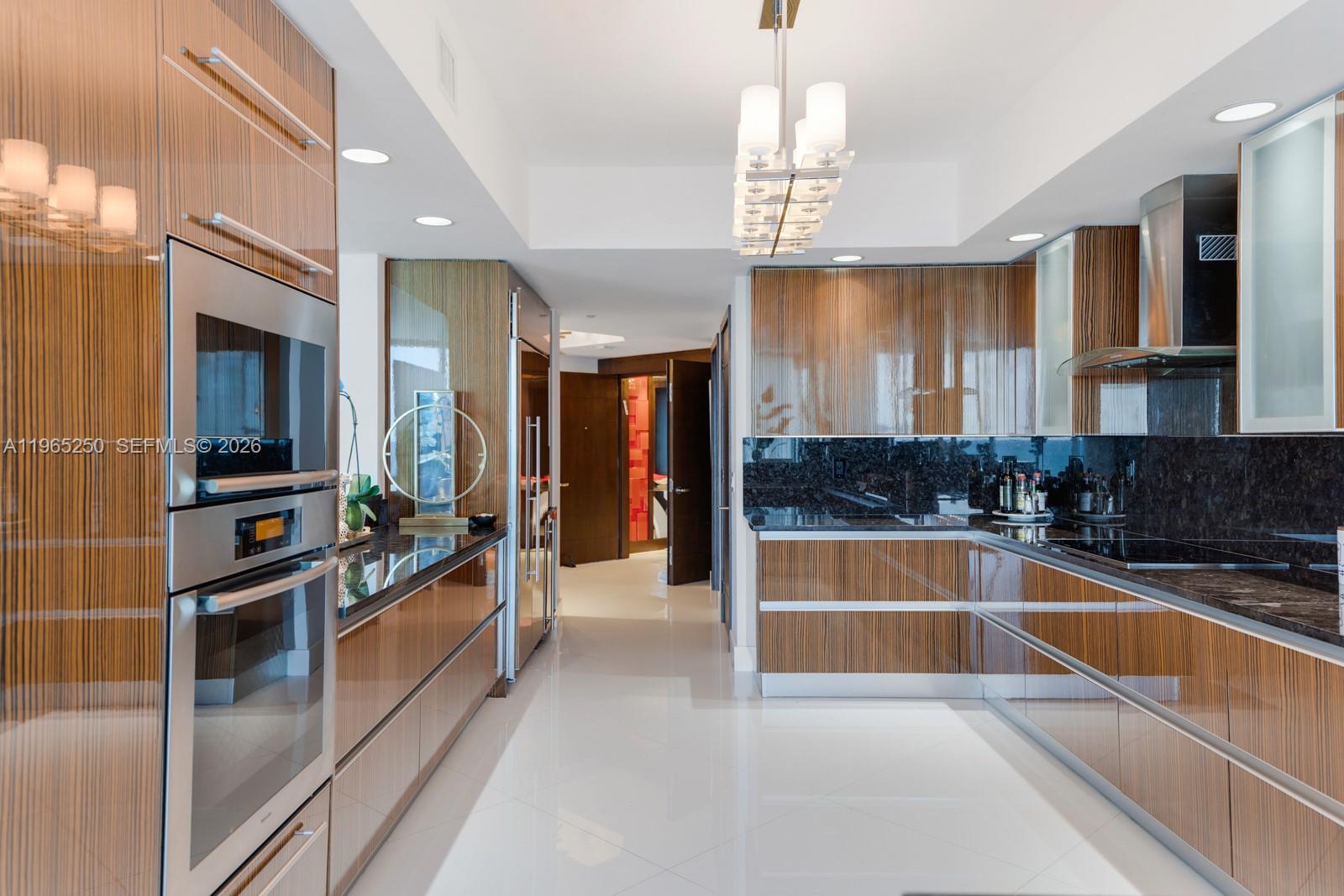 2711 HOLLYWOOD BEACH COND - Residential