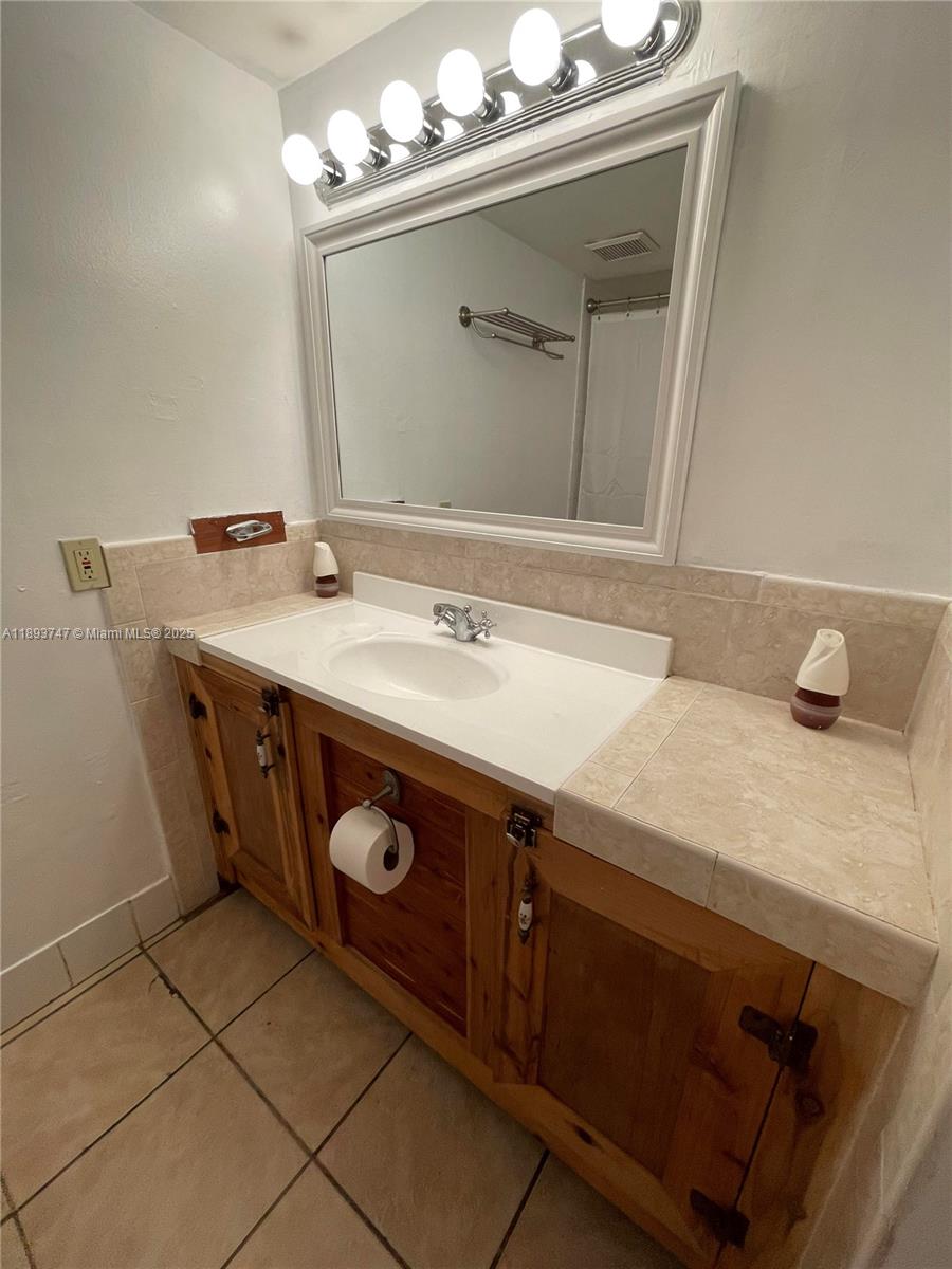 North Bay Villas Condo - Residential Lease