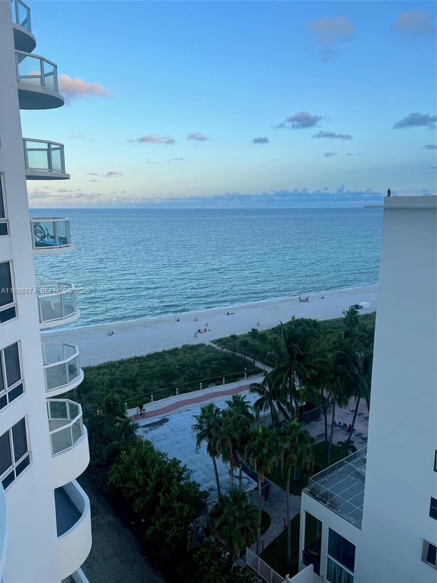 6365 Collins Ave 1105