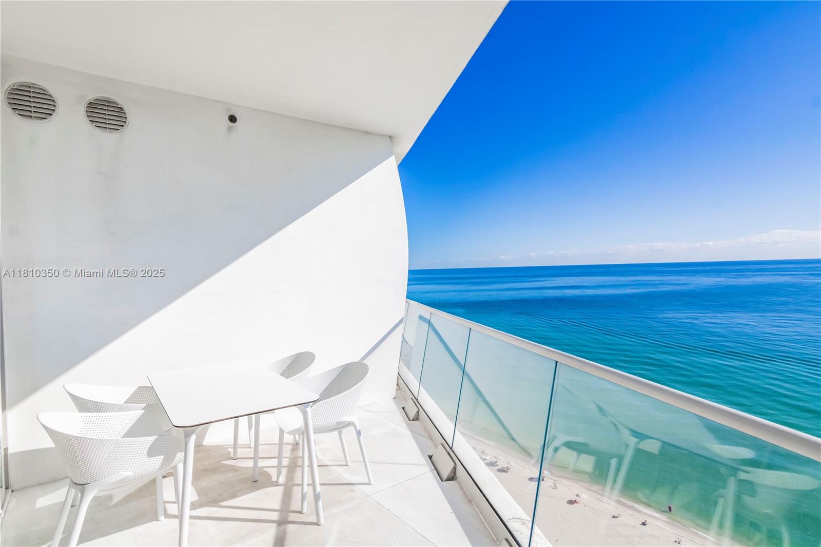 JADE SIGNATURE CONDO - Residential