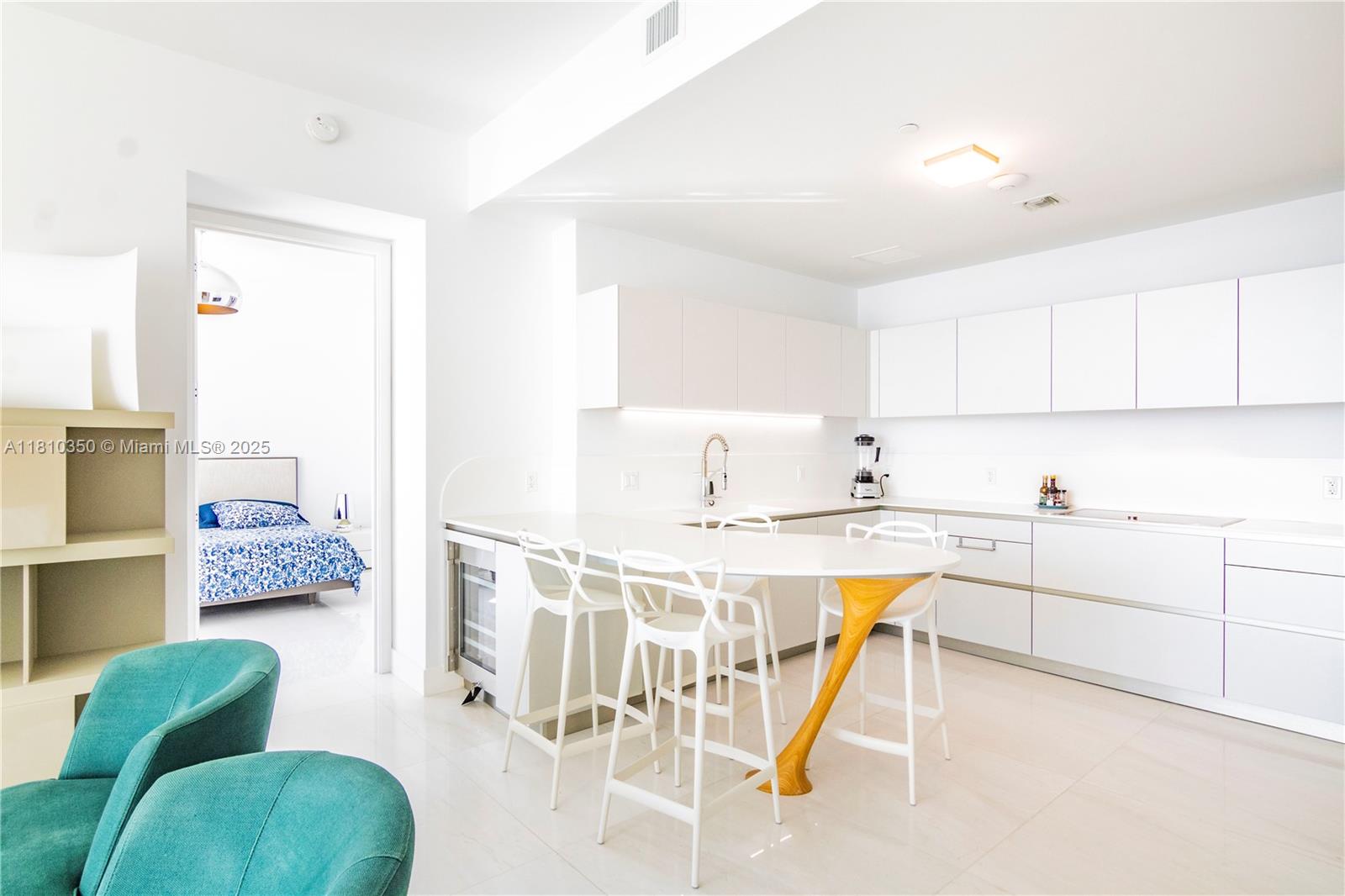 JADE SIGNATURE CONDO - Residential