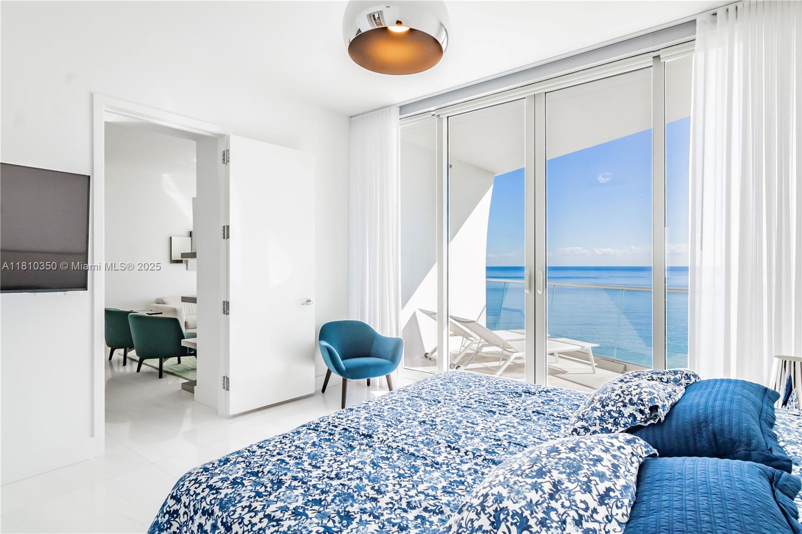 JADE SIGNATURE CONDO - Residential