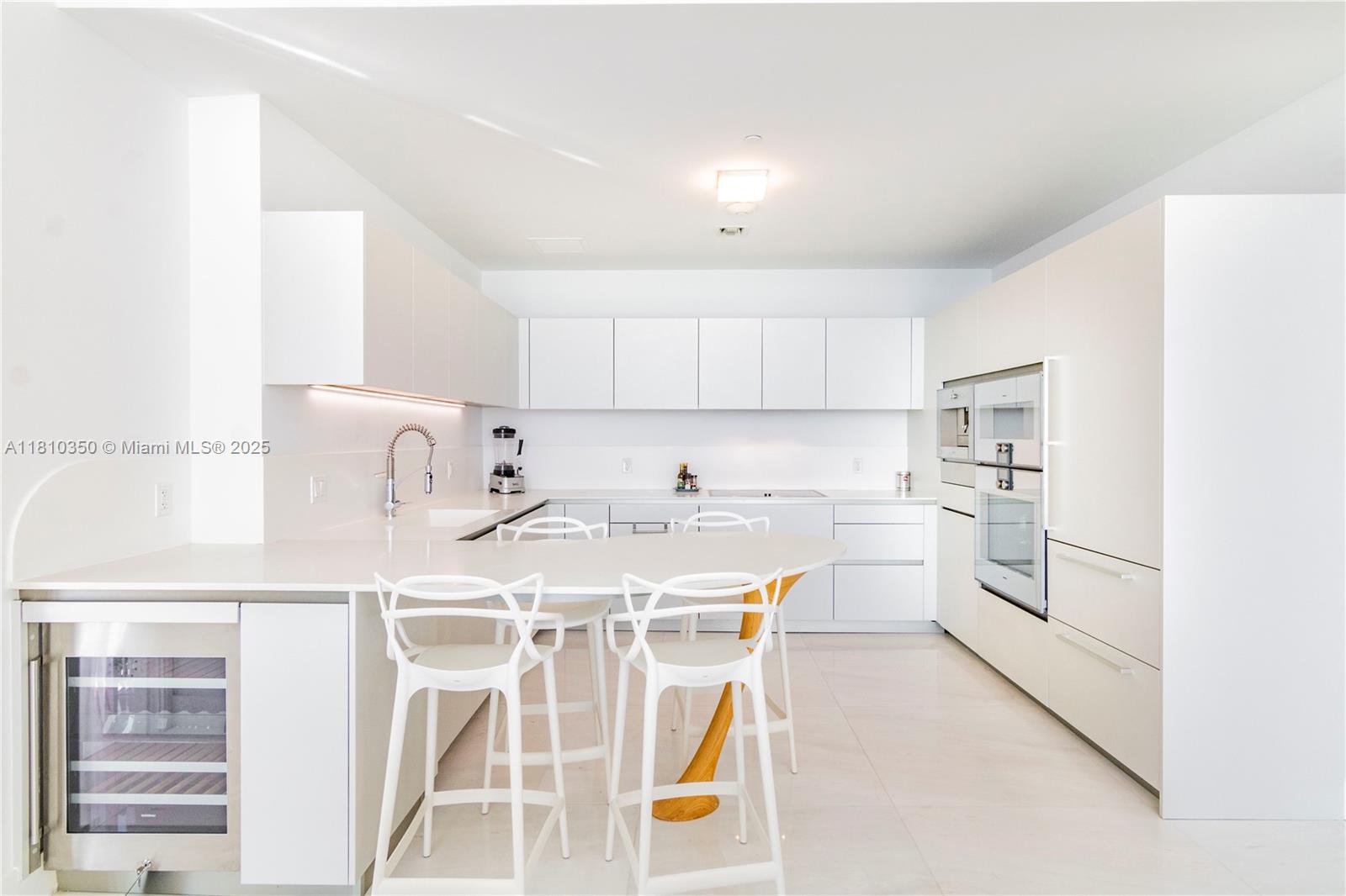 JADE SIGNATURE CONDO - Residential