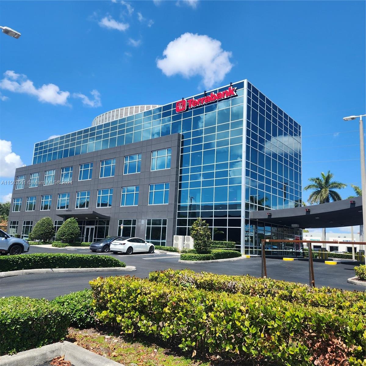+/-5,286 SF, corner office suite located withing a renovated building with great exposure and parking. This unit has two entrances, eight private offices, one breakroom and one conference room. ADVERTISED RATE DOES NOT INCLUDE EXPENSES NNN+/-$14 PER SF + $24.00 SF/YR. Lots of natural light, glass windows from floor to ceiling.