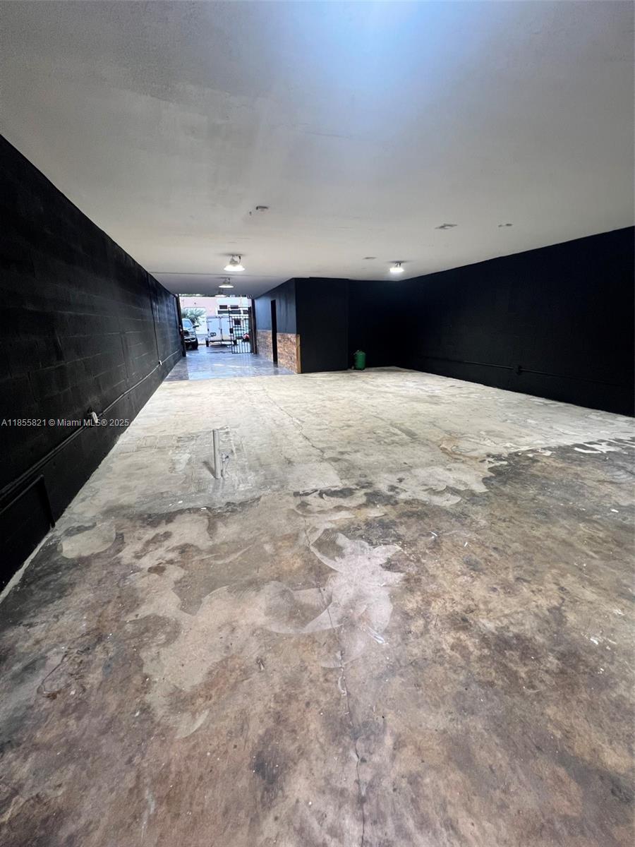1657 W 40th St 6