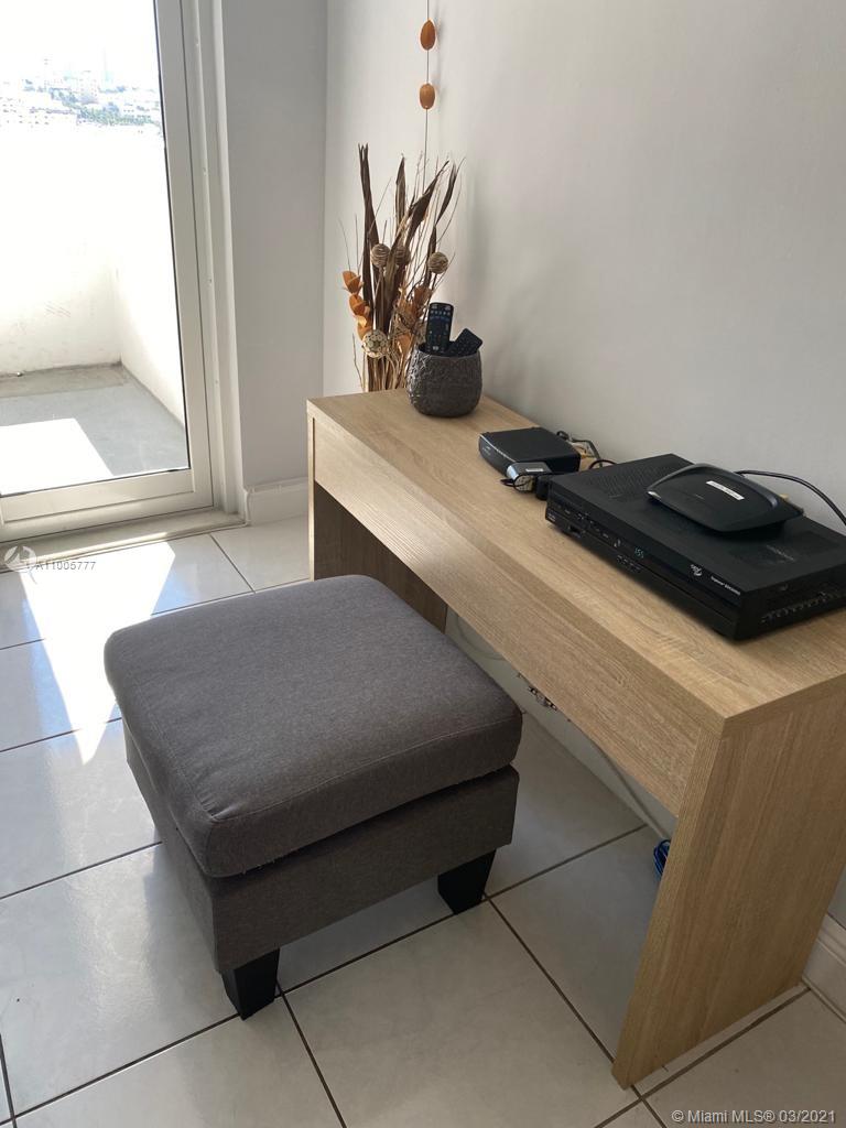 THE DECOPLAGE CONDO - Residential Lease