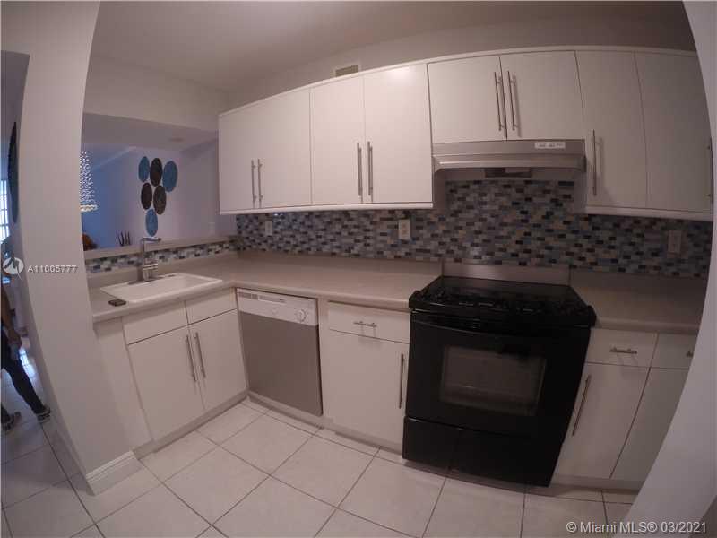 THE DECOPLAGE CONDO - Residential Lease