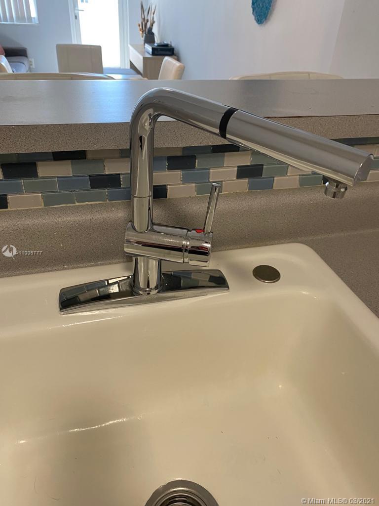 THE DECOPLAGE CONDO - Residential Lease