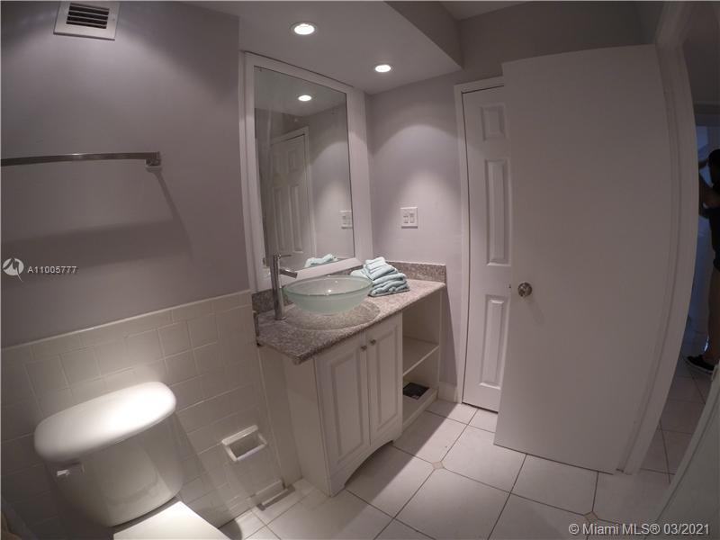 THE DECOPLAGE CONDO - Residential Lease