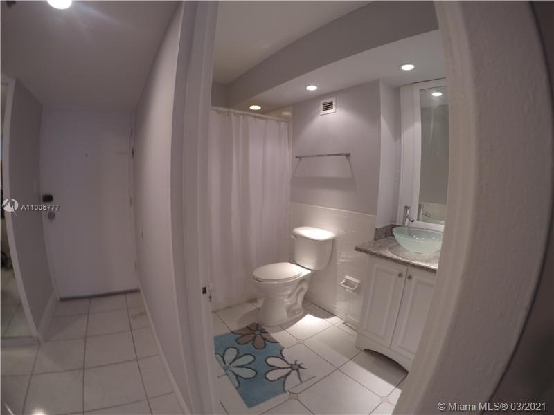 THE DECOPLAGE CONDO - Residential Lease