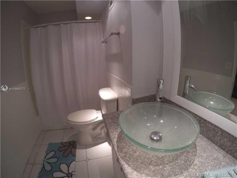 THE DECOPLAGE CONDO - Residential Lease