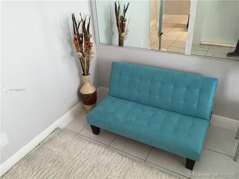 THE DECOPLAGE CONDO - Residential Lease