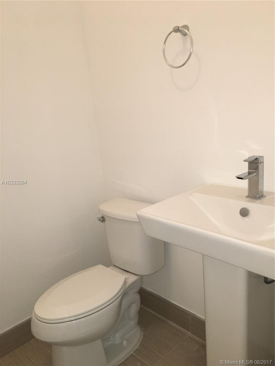 CONTEMPO TOWNHOMES - Residential Lease