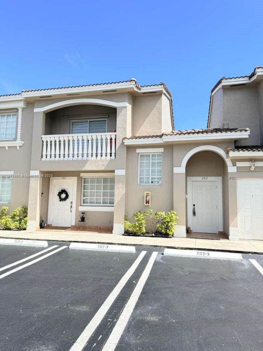3BR/2BA Villa in Prime Miami Lakes/Hialeah Location, in-unit washer/dryer, and a private fenced patio, perfect for relaxing or entertaining. Two assigned parking spaces and plenty of nearby amenities.
Ideally situated just minutes from the Palmetto Expressway, major supermarkets, pharmacies, and a variety of dining options.