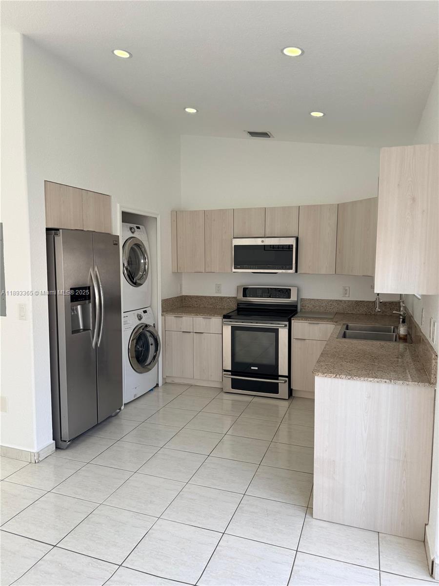 GARDEN VIEW VILLAS HOMES - Residential Lease